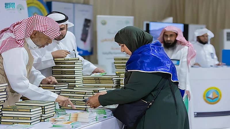 صور.. وصول 1200 حاج عراقي عبر منفذ جديدة عرعر البري