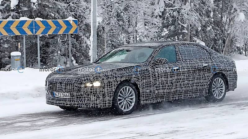 صور مسربة تكشف أحدث سيارات بي إم دبليو الفئة السابعة 2023