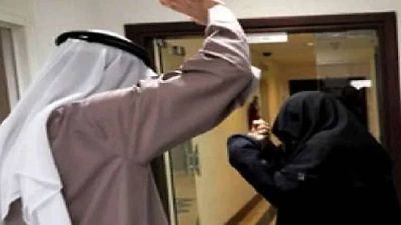 العنف الأسري يتفاعل مع مشكلة امرأة تتعرض للتعنيف من قبل زوجها