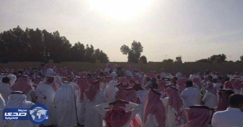 أهالي الشرقية يؤدوون صلاة الميت على شهيد الواجب «  الحربي  »