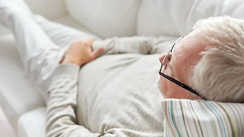 دراسة : أخذ قيلولة طويلة خلال النهار تصيب بالزهايمر