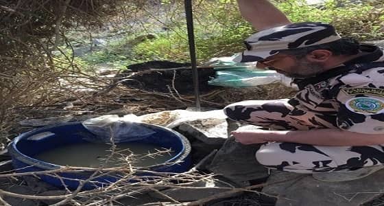 العثور على 8 مصانع للخمور بـعسير