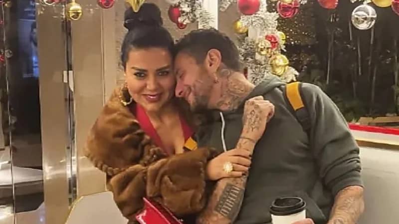 صور لـ أحمد الفيشاوي في أحضان رانيا يوسف تثير الجدل