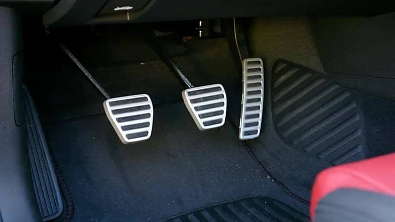 أسباب صدور صوت "طقطقة" عند الضغط على دواسة الفرامل