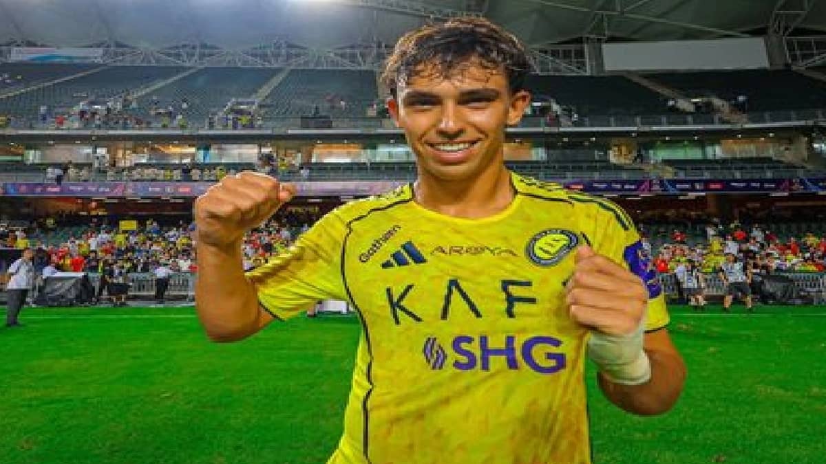 العقوبة المتوقعة على جواو فيليكس بعد حركته غير الإخلاقية