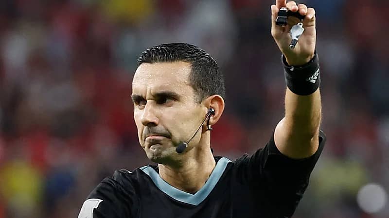 سيزار راموس حكمًا لمباراة النصر والهلال في دوري روش