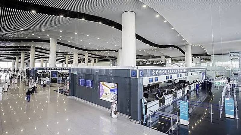 تنويه هام من مطار الملك خالد الدولي بشأن العطل العالمي في الناقلات الجوية