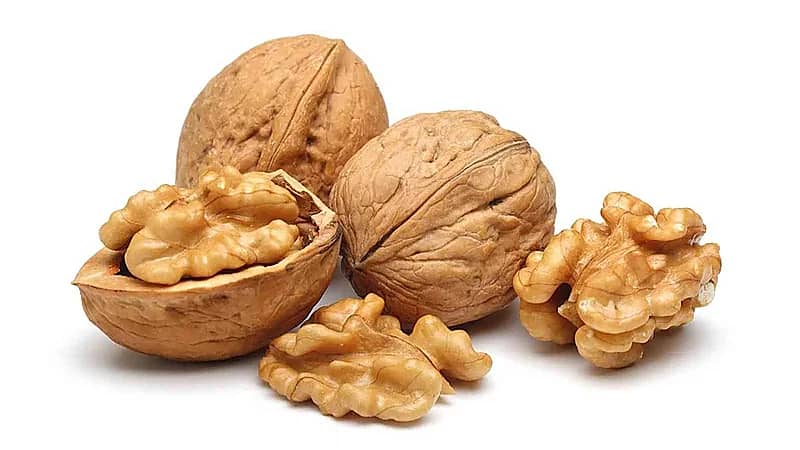 علماء: الجوز يخفف أعراض مظاهر الإجهاد