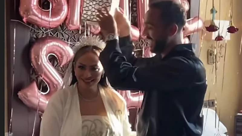 شقيقة لاعب الأهلي المصري محمود كهربا تحتفل بزفافها .. فيديو