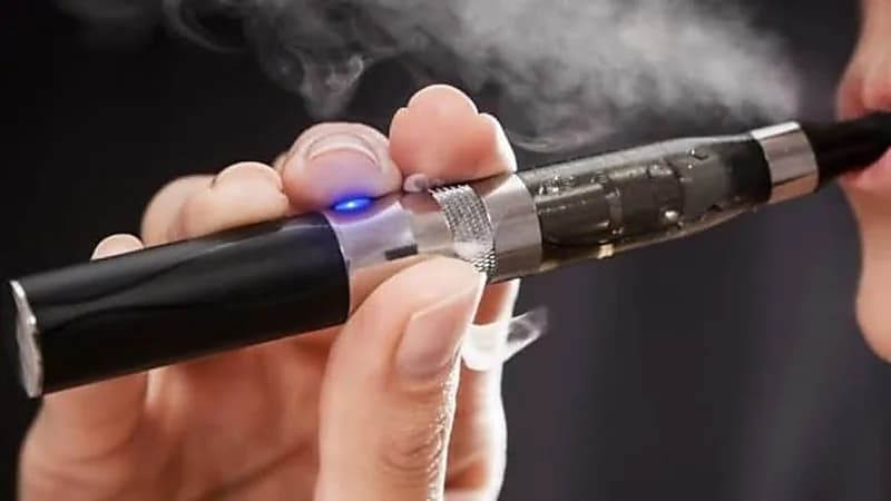 تعليق مؤقت لقرار حظر بيع السجائر الإلكترونية بأمريكا