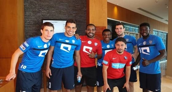 دعم شرفي ومادي للاعبي الأهلي قبل نهائي بطولة خادم الحرمين