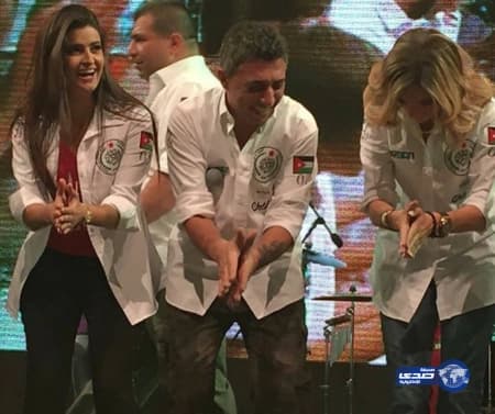 فيديو محرج ..قرد يعض مذيعة مصرية على الهواء