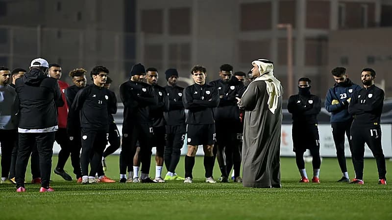 البلطان يحضر الحصة التدريبية الأخيرة للشباب قبل مواجهة الأهلي
