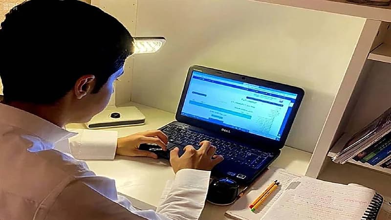 التعليم تحذر من التنمر الإلكتروني بين الطلاب والطالبات