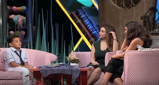 بالفيديو.. نجم ذا فويس كيدز يعلم مي عز الدين درسًا كبيرًا