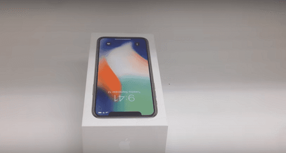 بالفيديو.. أبل تستعرض محتويات " آيفون X " الجديد