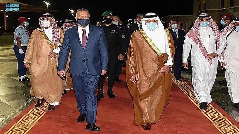 الكاظمي يغادر الرياض ويصل جدة