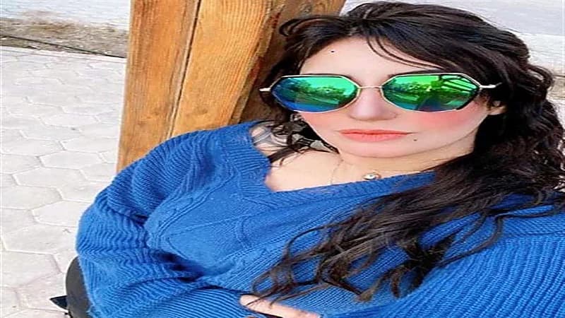 المتهمة بالإساءة لفنانات مصر: "إخوانية إزاي وأنا بلبس عريان؟"