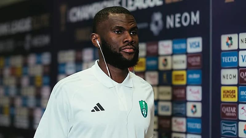 الأهلي يترك الباب مفتوحًا لرحيل كيسيه في الميركاتو الصيفي