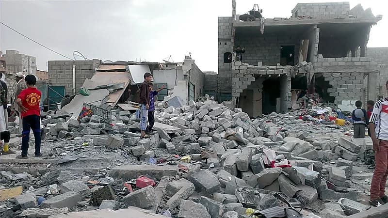 رد فعل شيخ قبيلة في مأرب بعد مقتل ولديه على يد الحوثيين