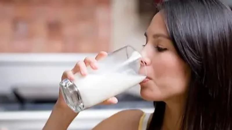 أفضل أنواع الحليب للحفاظ على صحة جيدة