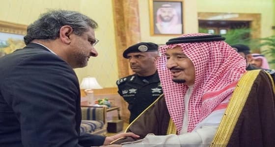 بالصور.. خادم الحرمين يعقد جلسة مباحثات مع رئيس وزراء باكستان