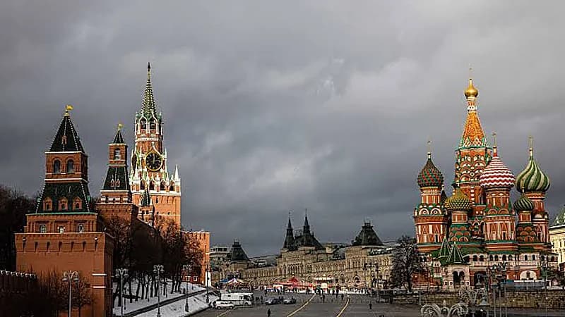 امرأة روسية تحاول قتل شبيهتها لسرقة جواز السفر