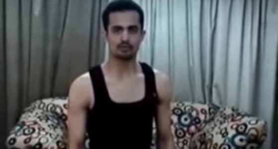 بالفيديو.. مصري خارق يحمل 350 كجم من الحديد بأسنانه