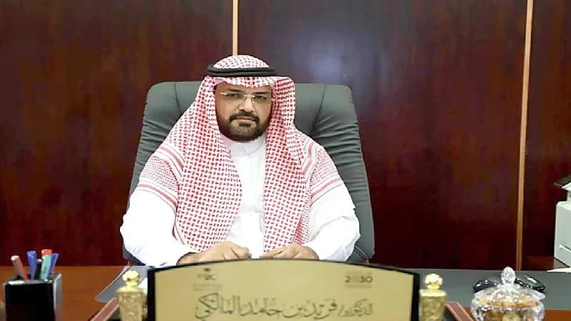 مدير مجمع إرادة يكرم عدداً من الموظفين المحالين للتقاعد هذا العام