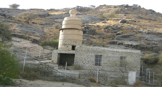 4 جهات لمناقشة بدع وخرافات المساجد الأثرية بالطائف