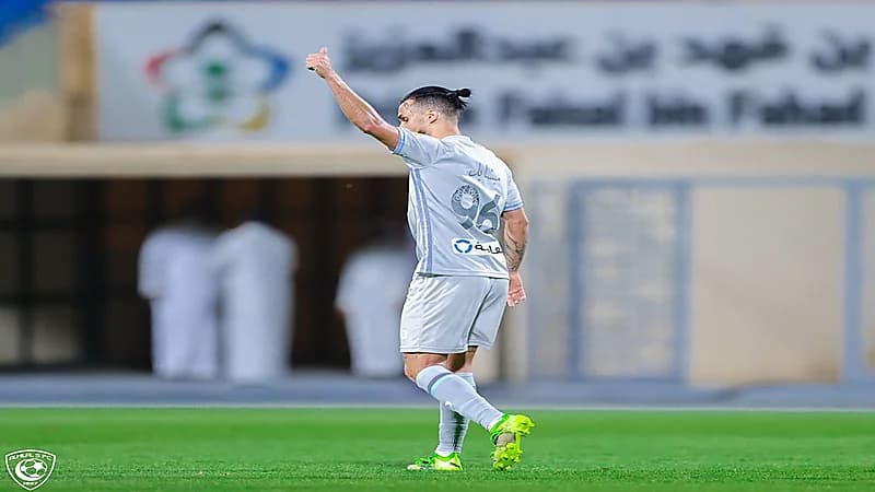 الهلال يكسب ودية الشباب
