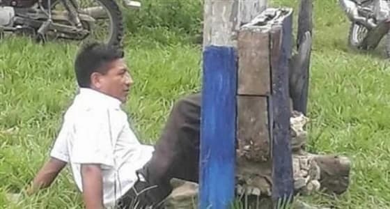 مواطنون يعاقبون عمدة مدينتهم لتقصيره في عمله