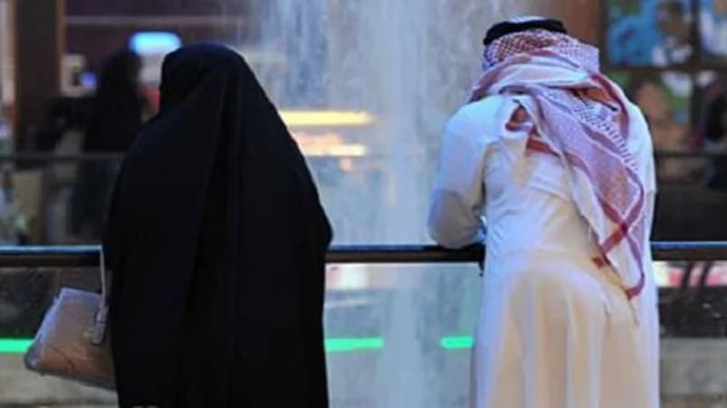 مستشار أسري: الهجر يكون على فراش واحد وليس بترك الزوج غرفة النوم