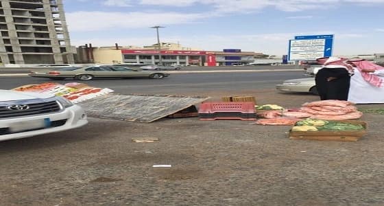 بالصور.. إزالة عشرات البسطات العشوائية بالشمال