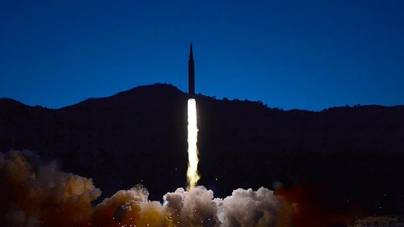 كوريا الشمالية تطلق مقذوفا غير محدد