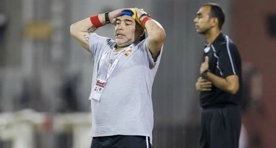" الفجيرة الإماراتي " يقيل ماردونا.. ومحامي المدرب يكشف السبب