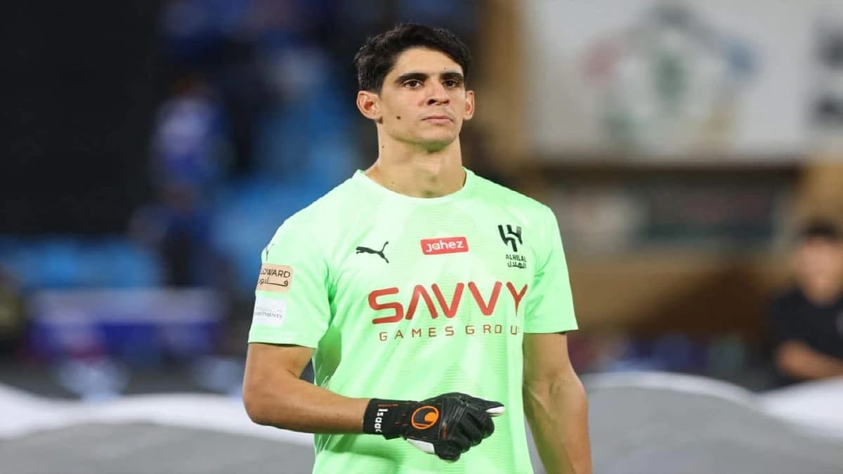 بونو عن أرماني: تأثرت كثيرًا بأسلوبه وأدائه