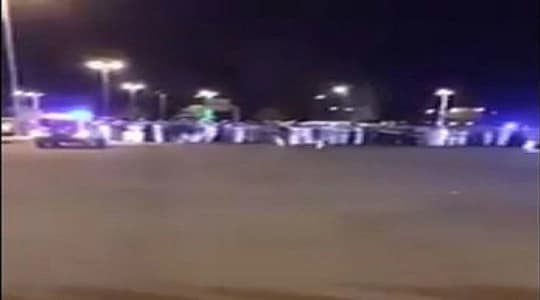 بالفيديو.. حفل زواج يتحول إلى ميدان رماية أمام الدوريات الأمنية في طريب
