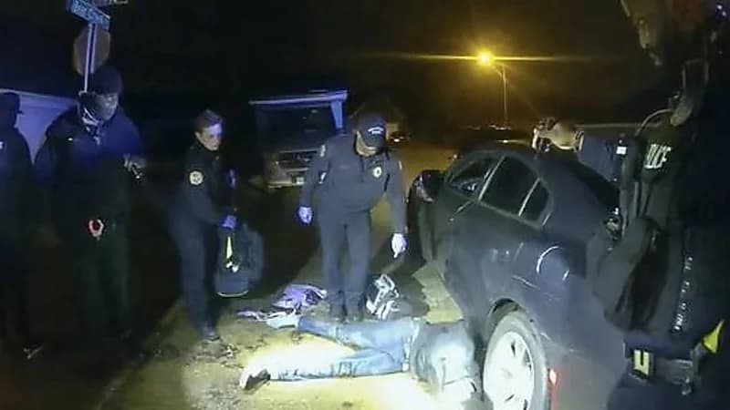 بالفيديو.. اعتداء مروع من الشرطة الأمريكية على شاب من أصول أفريقية