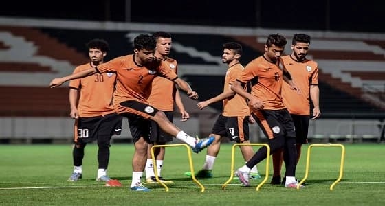 بالصور.. الشباب يؤدي حصته التدريبية خلال الفترة المسائية