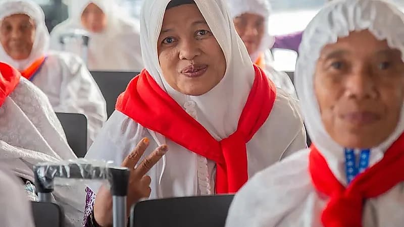 مبادرة طريق مكة تسهل دخول ضيوف الرحمن إلى المملكة من مطار سوكارنو .. صور