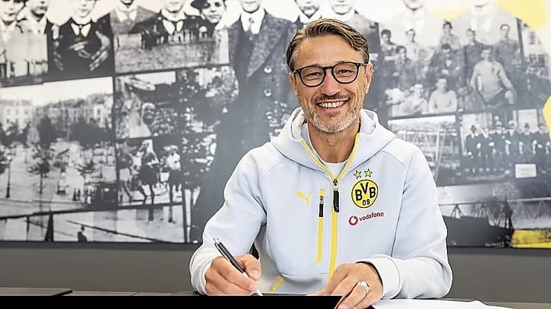 دورتموند يعلن تجديد عقد مدربه حتى 2027
