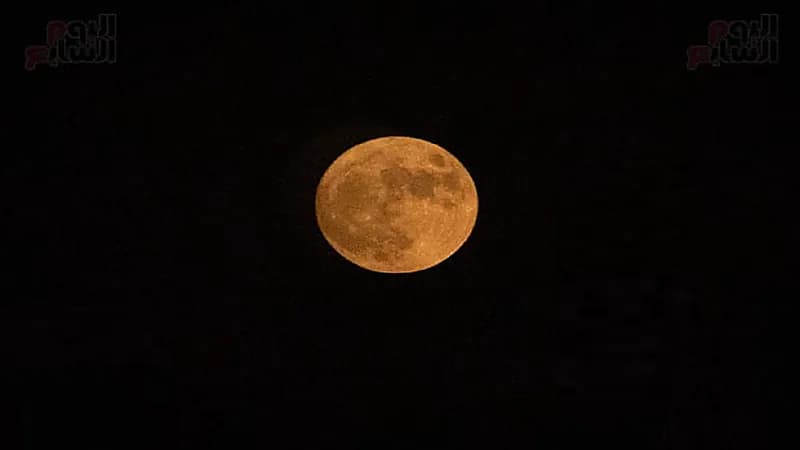 القمر العملاق يضيء سماء المملكة اليوم