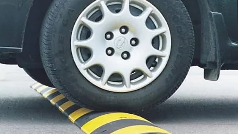 طريقة حماية السيارة من المطبات الصناعية