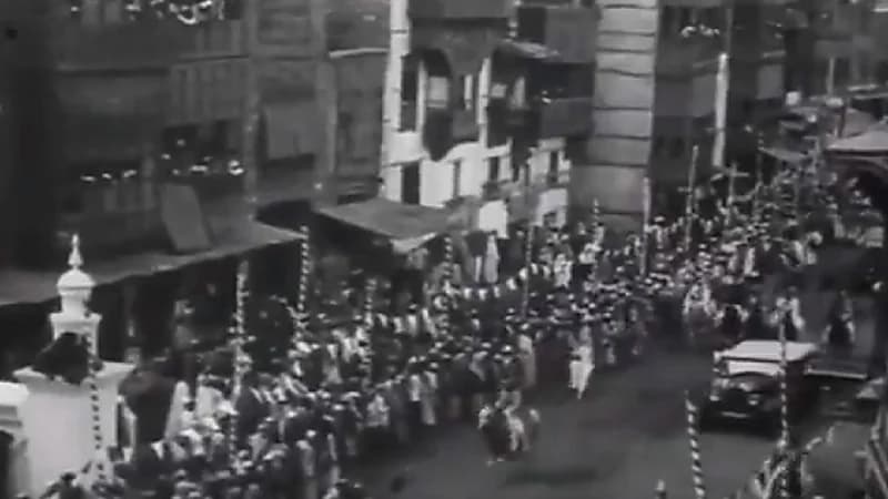 موكب الملك عبدالعزيز في مكة قبل 95 عاما..فيديو