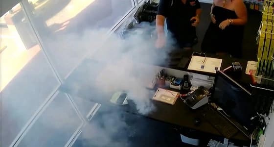 الشرطة السويسرية تخلي أحد متاجر " آبل "