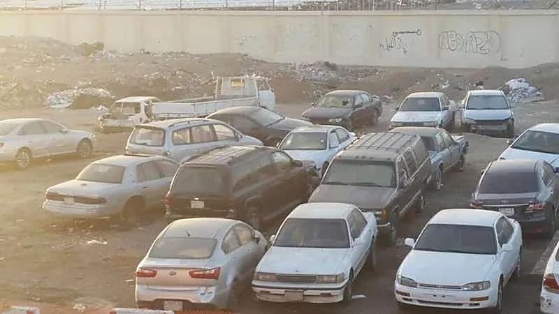 بدء المهلة التصحيحية للمركبات المهملة والتالفة دون رسوم أو غرامات غدا 