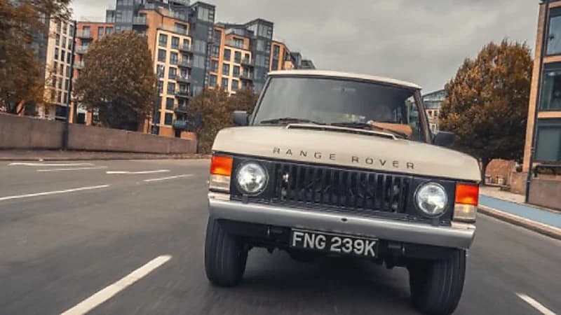 بالصور.. رنج روفر كلاسيكية تحصل على تجديدات وتقنيات عصرية