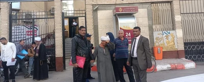 شاب يتفانى في تعلم 6  لغات مختلفة لخدمة حجاج بيت الله الحرام والمعتمرين