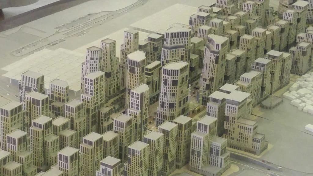 "إمارة مكة " تعرض مجسم عملاق  لطريق الملك عبدالعزيز